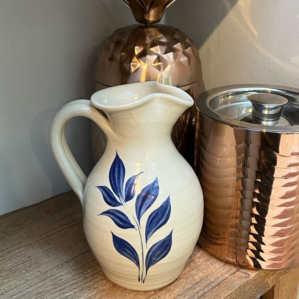 8” Williamsburg Pottery Fact. Inc excellent condition